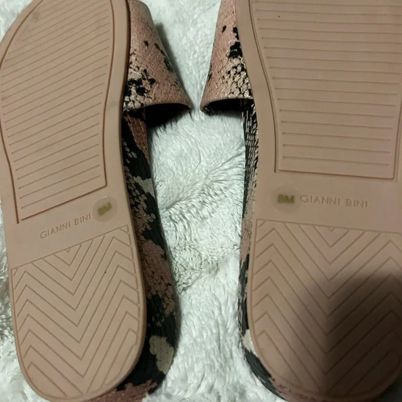 Sandals - Picture 3 of 3